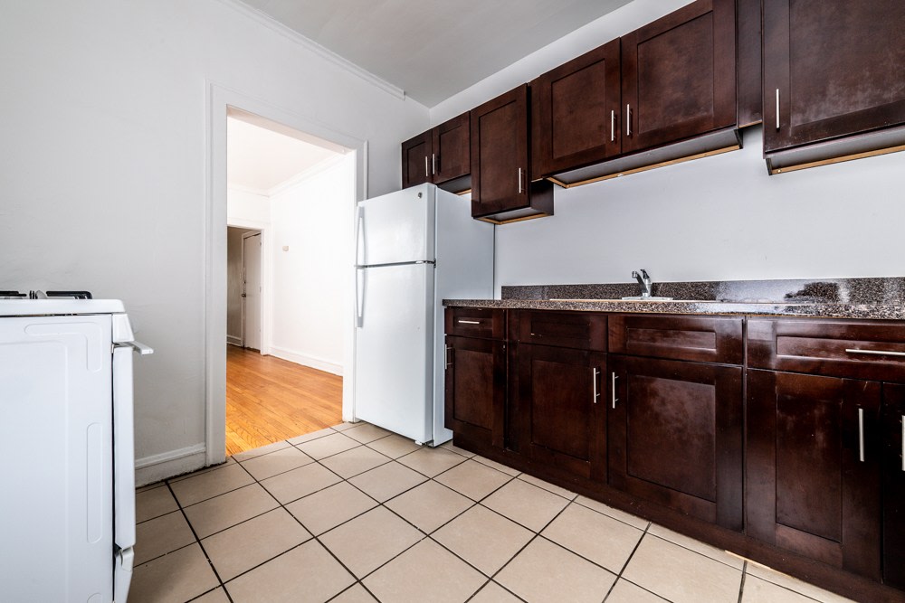 7924 S Vernon Image 5