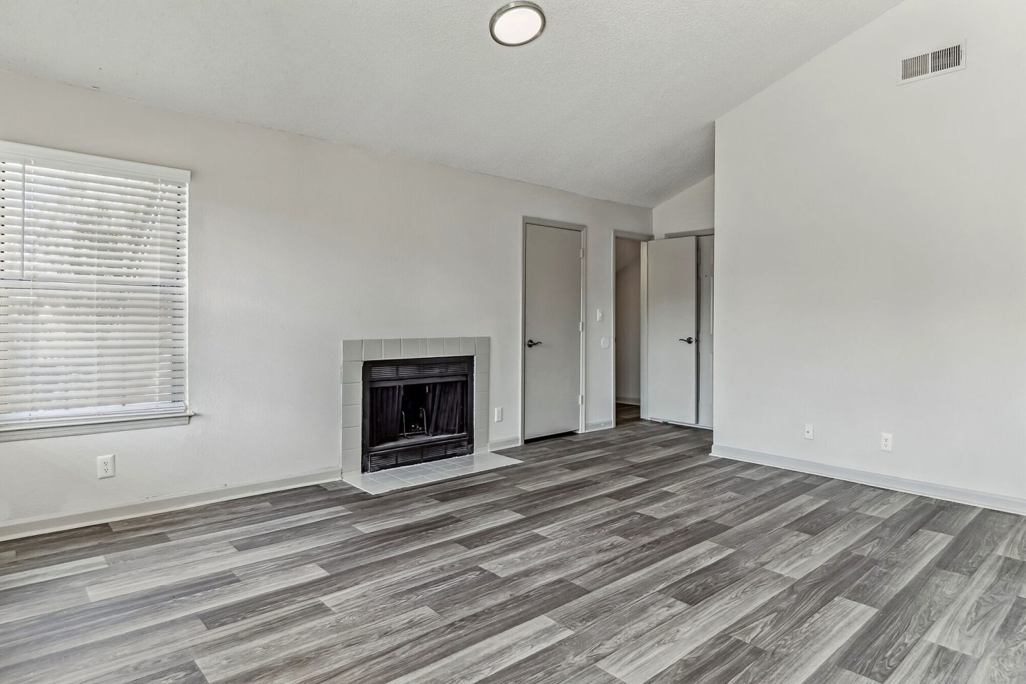 Summerlake Apartments Image 9
