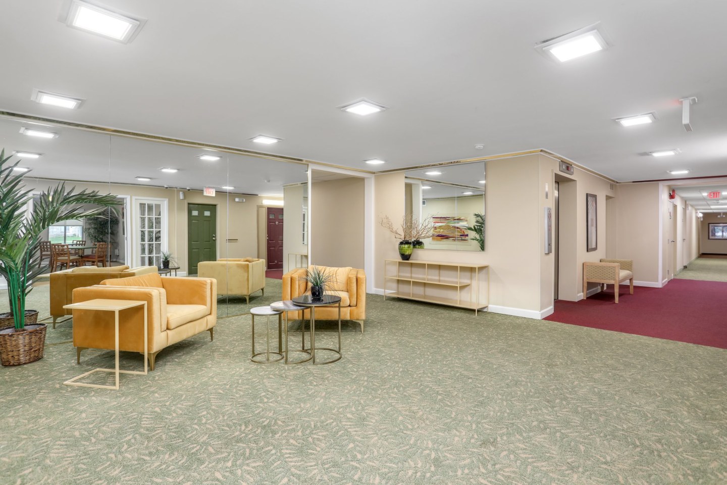 Farmington Oaks Image 27