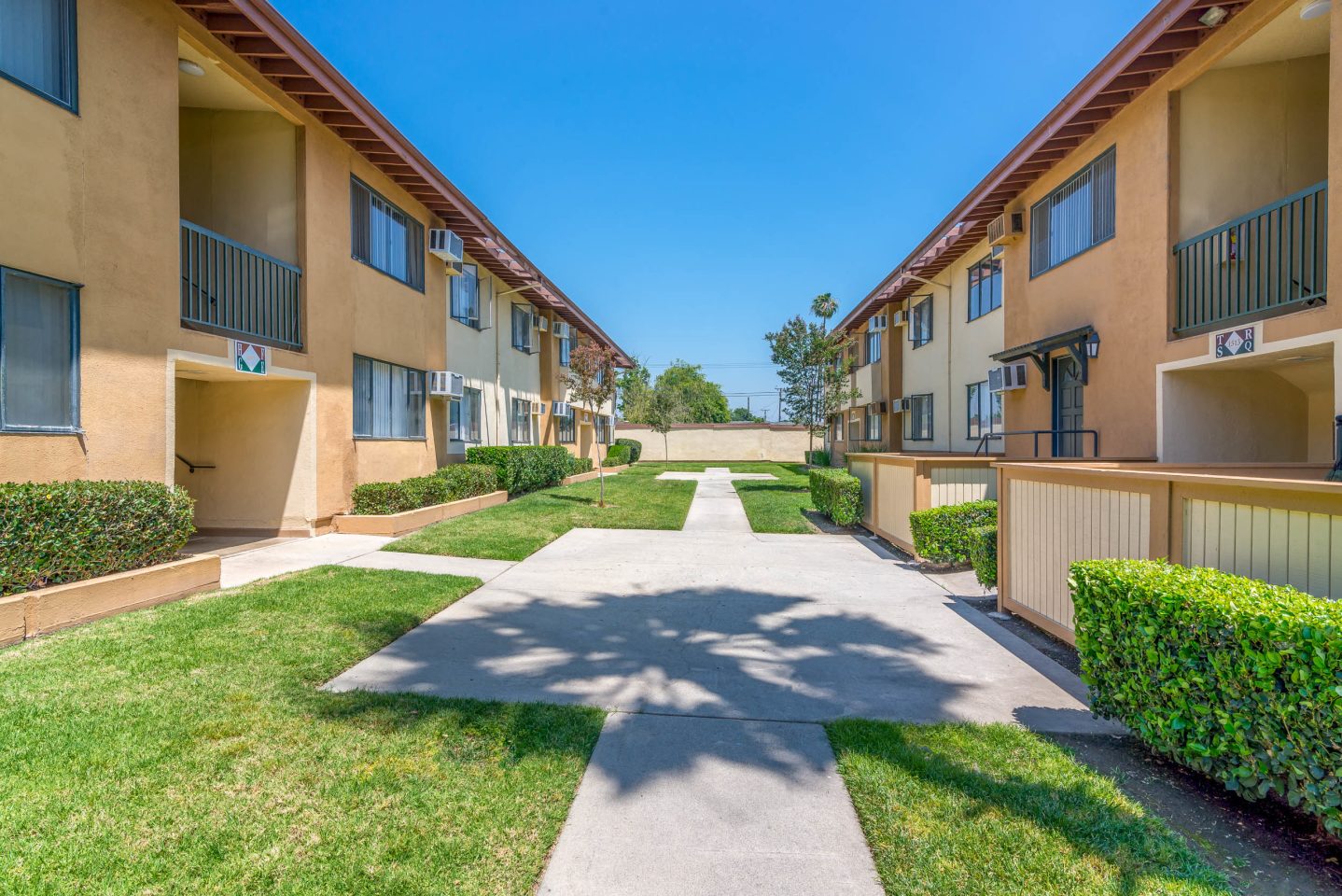 Serrano Apartments Image 15