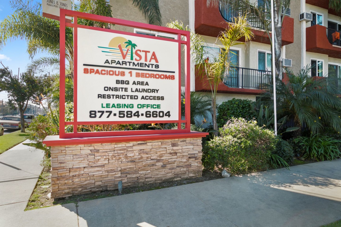 Vista Apartments Image 2