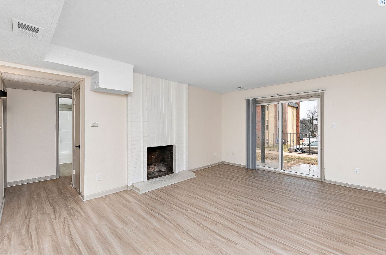 Oval Spring Apartments Image 6