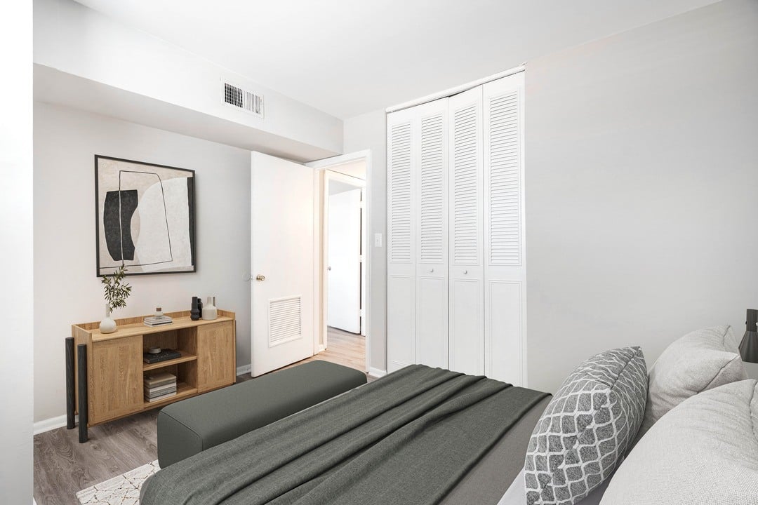 Oyster Point Place Image 5