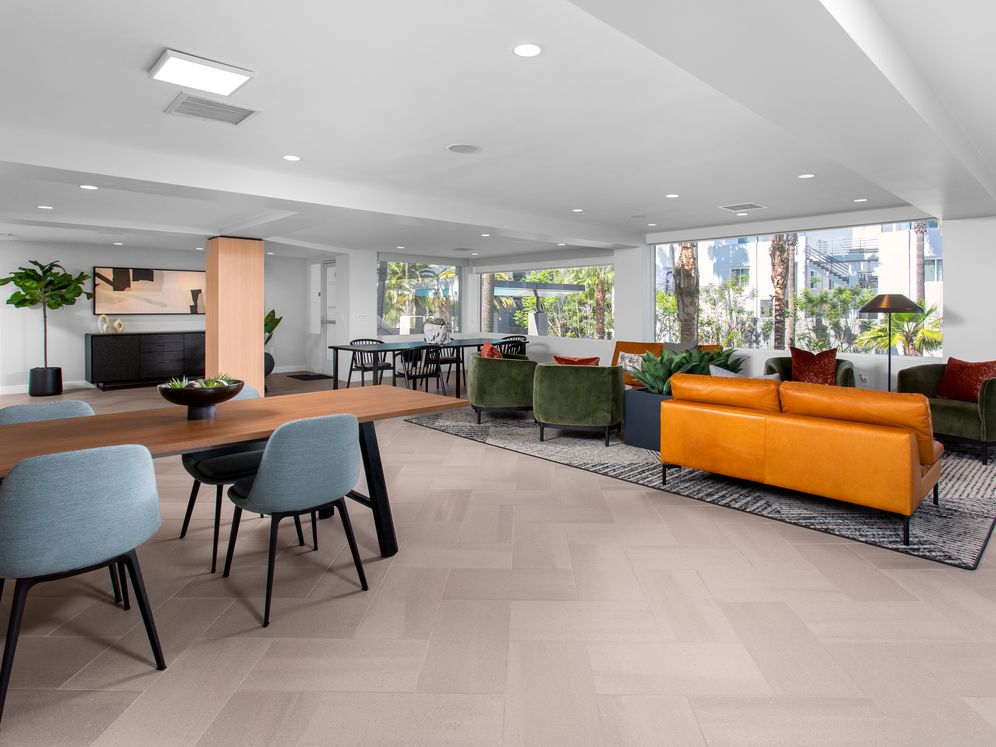 Avalon Woodland Hills Image 24