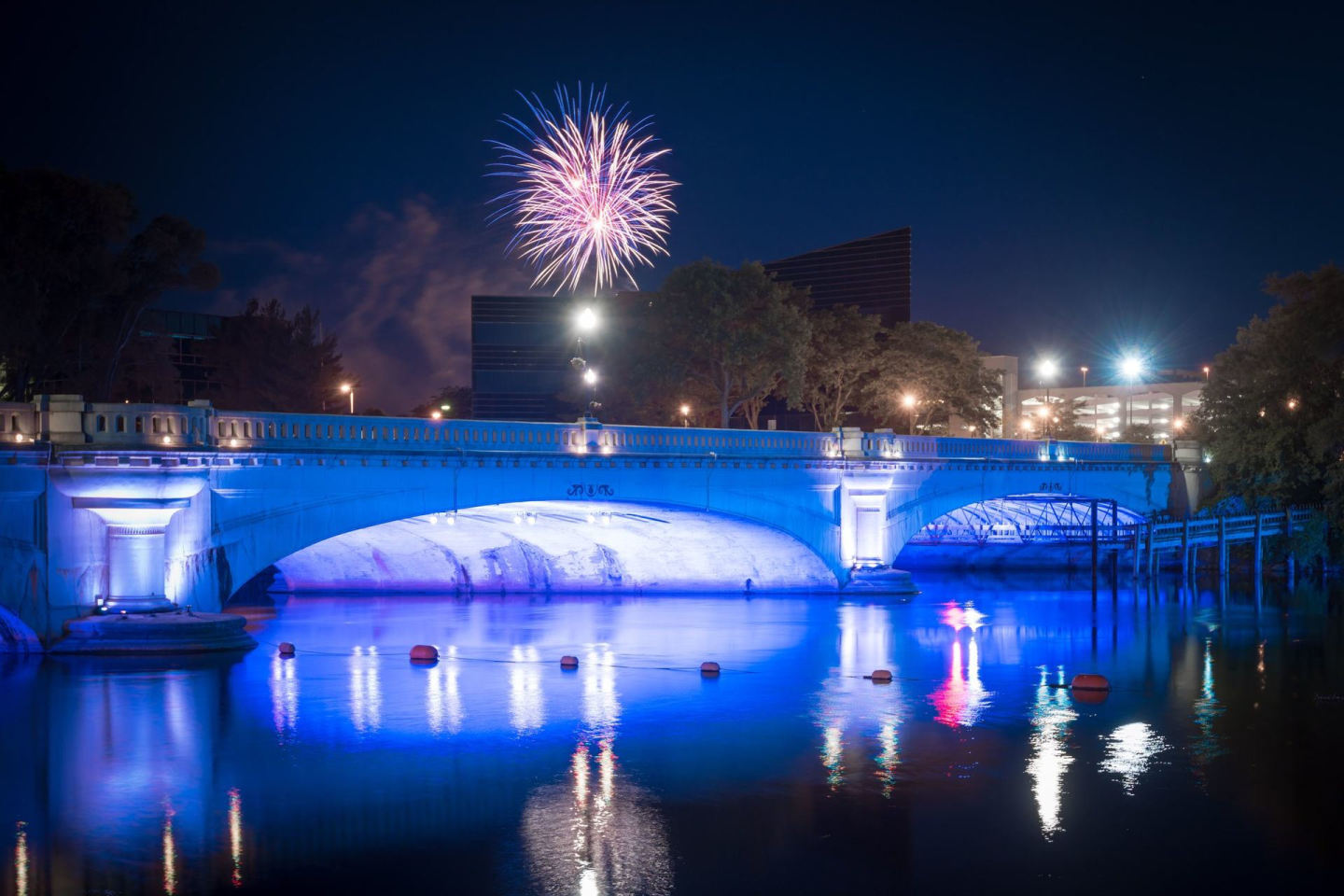 300 East LaSalle Image 24