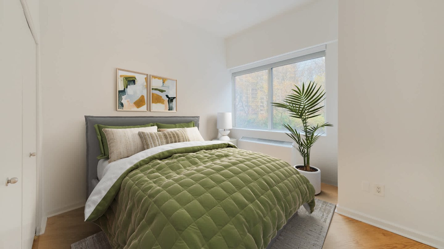 180 Riverside Boulevard Image 23