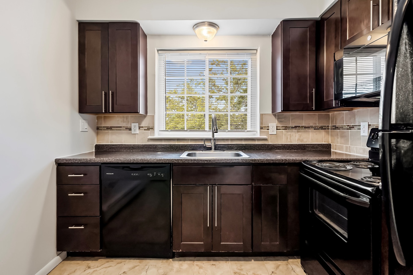 Carriage House Apartments Image 18