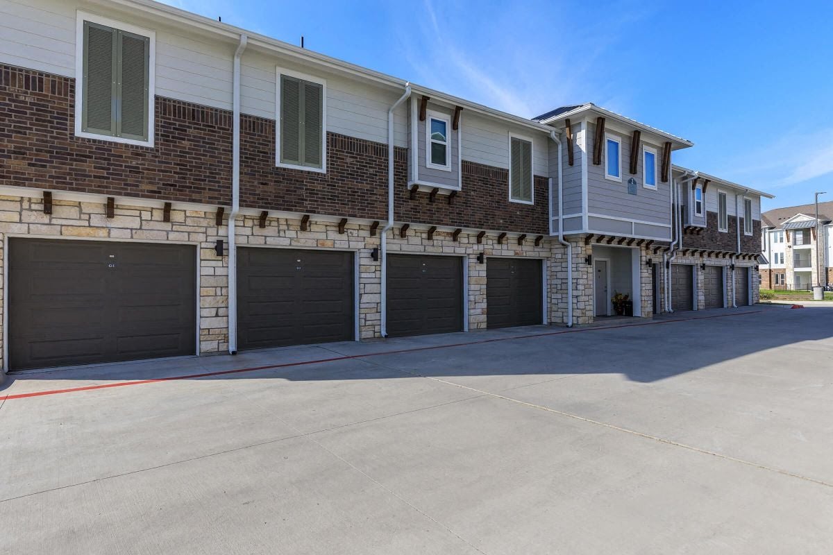 Luxia Rockwall Downes Image 23