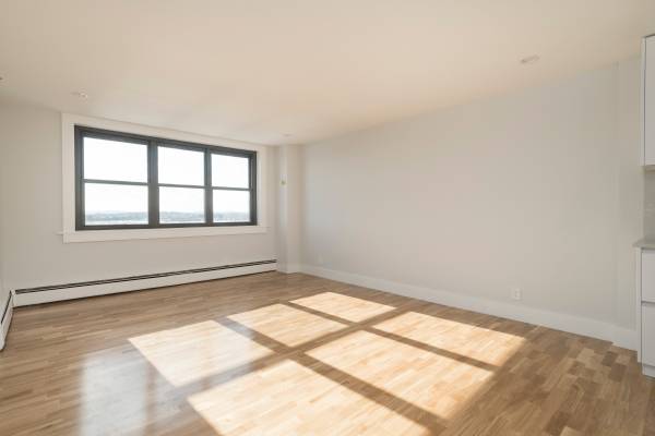 1410 Columbia Image 7