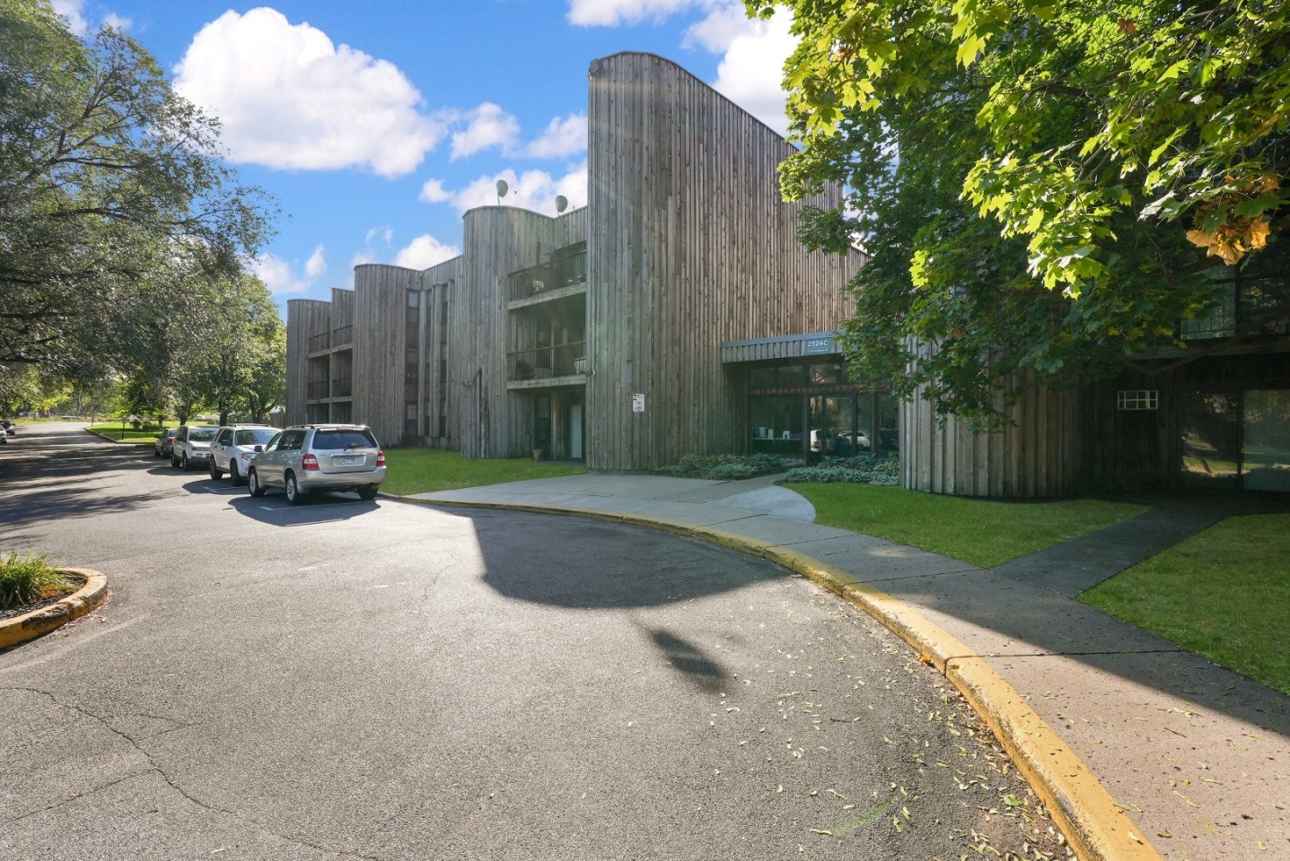 Metropolitan Towers Image 13