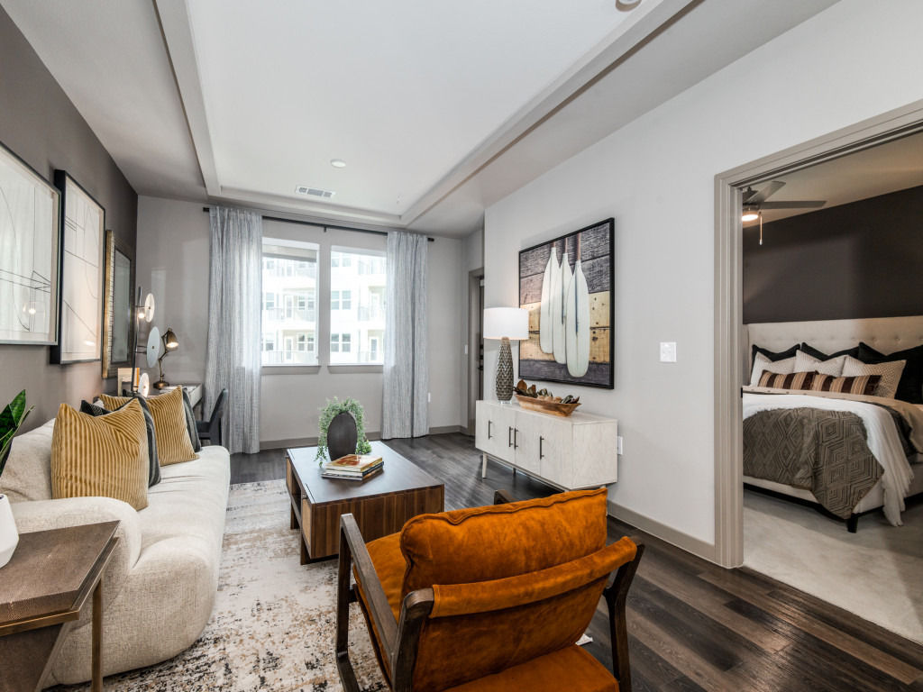 880 Lyn Image 74