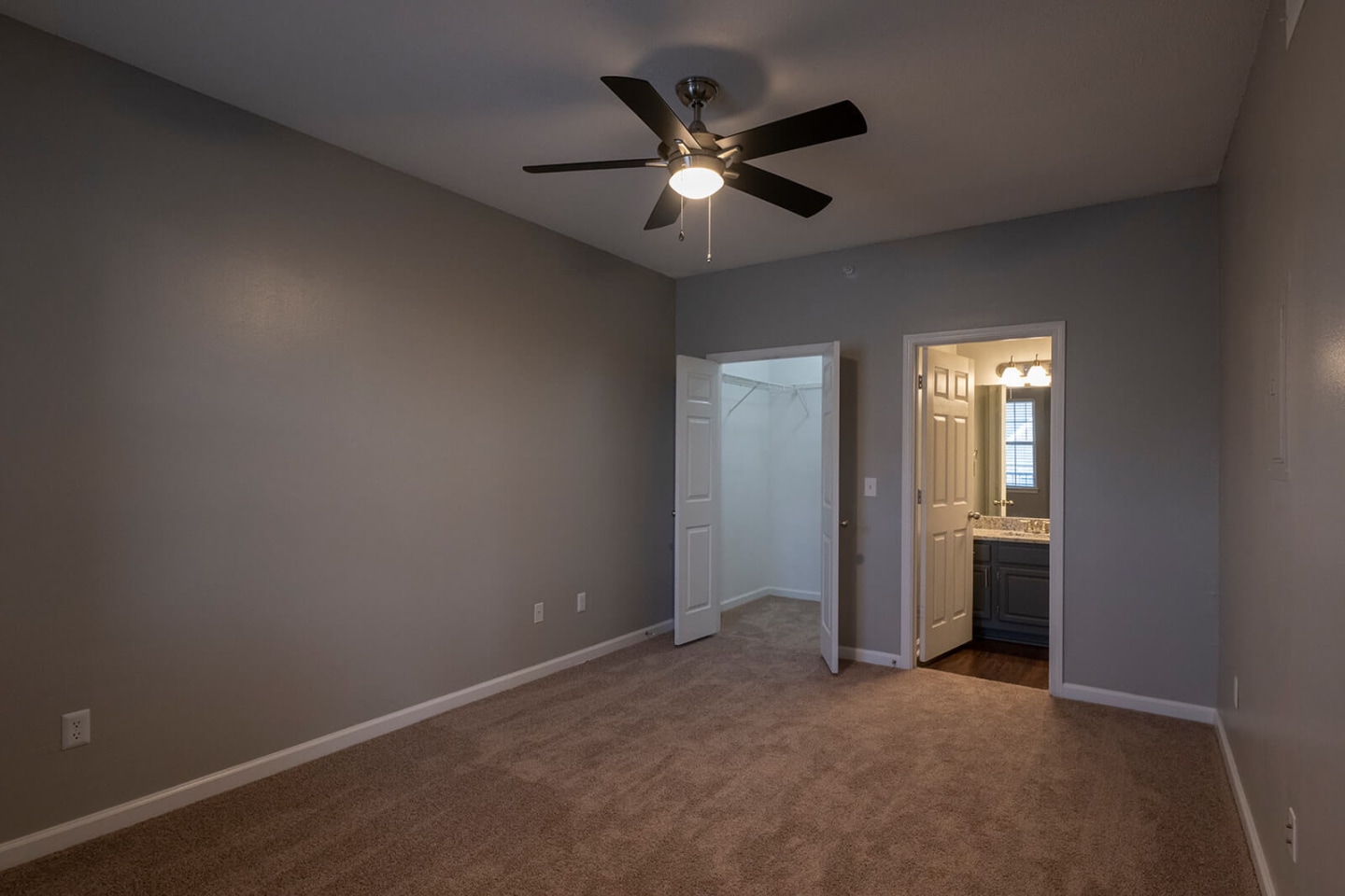 Pinnacle Pointe Apartments Image 45