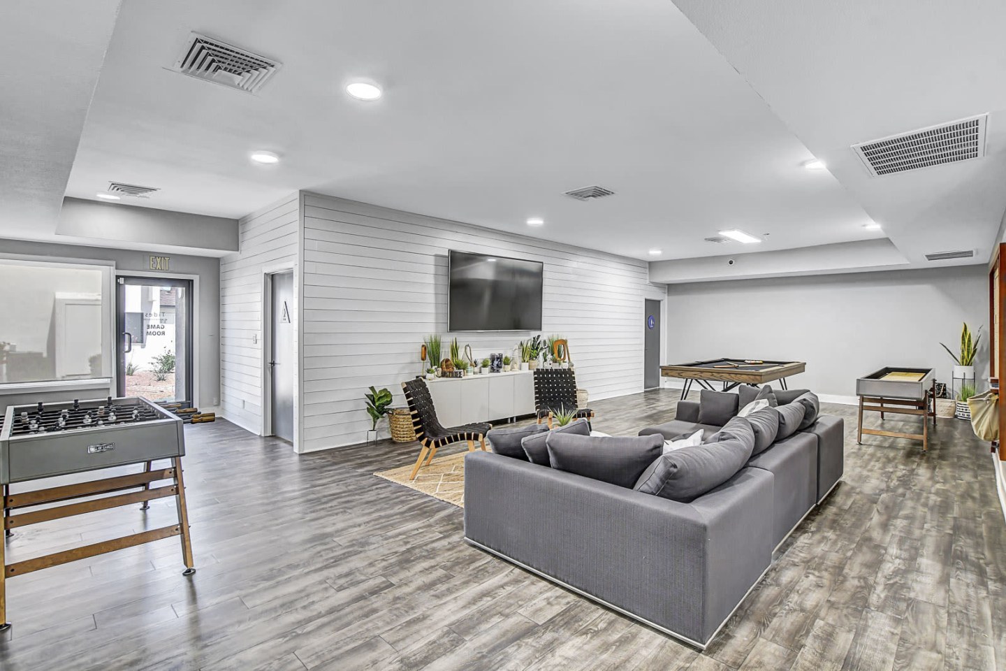 Tides at North Paradise Apartments Image 19