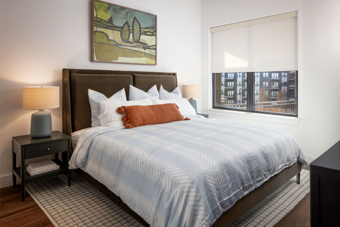 Residences at Oak Image 2