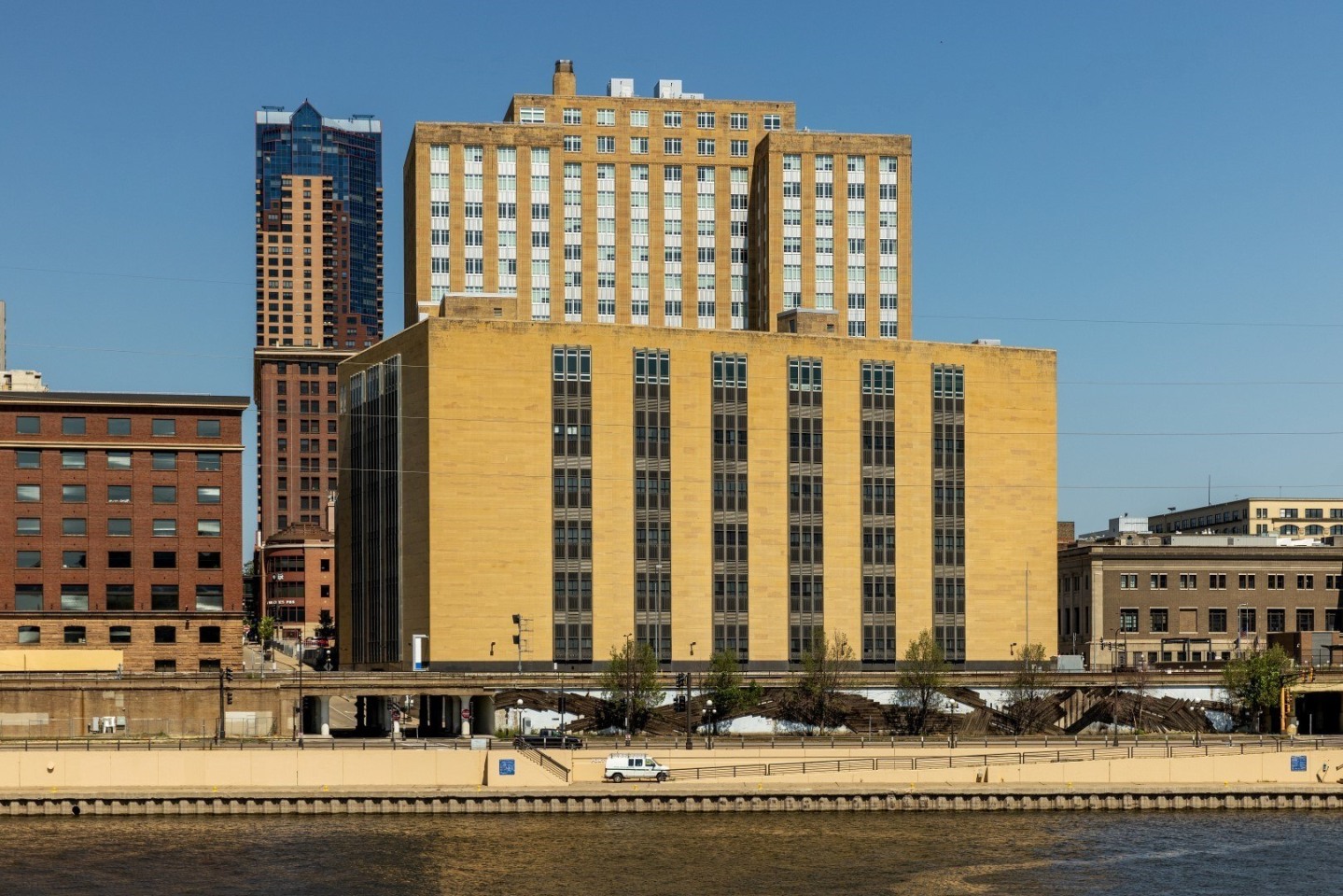 Custom House Image 76