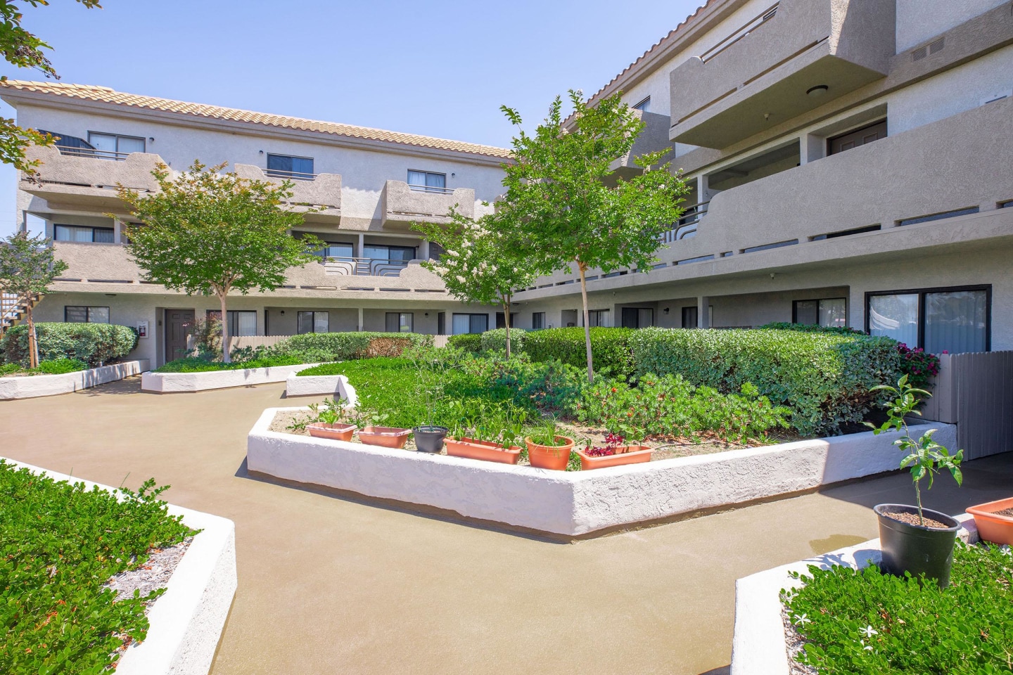 Glenoaks Terrace Apartments Image 2
