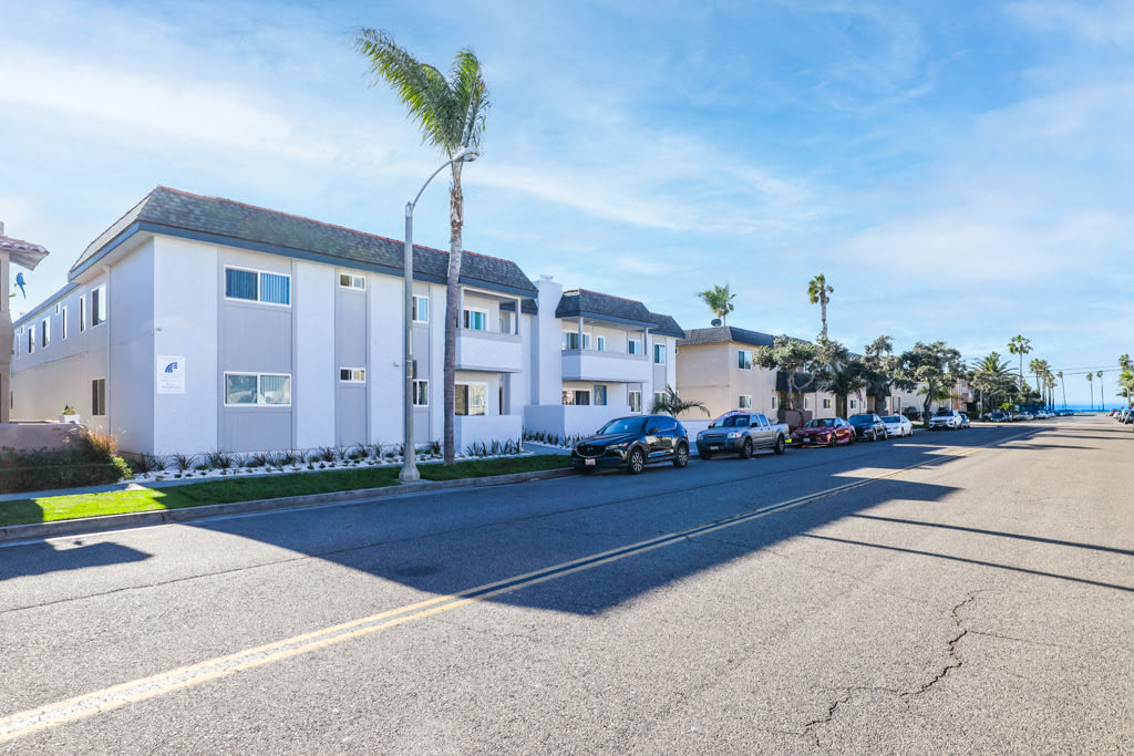 316 Beach Apartments Image 11