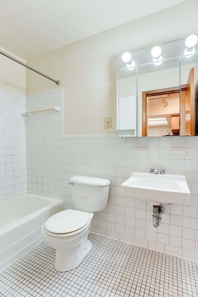 424 W 24th Street Image 12
