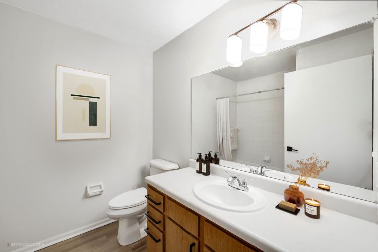 Lakeview Apartments Image 9