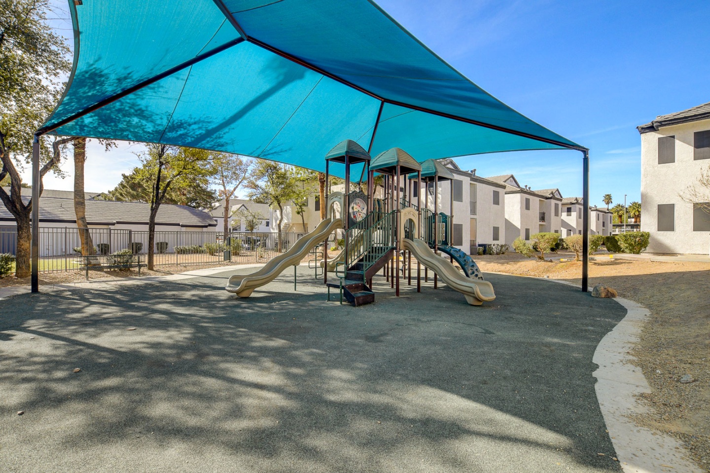 Camden Commons Image 9