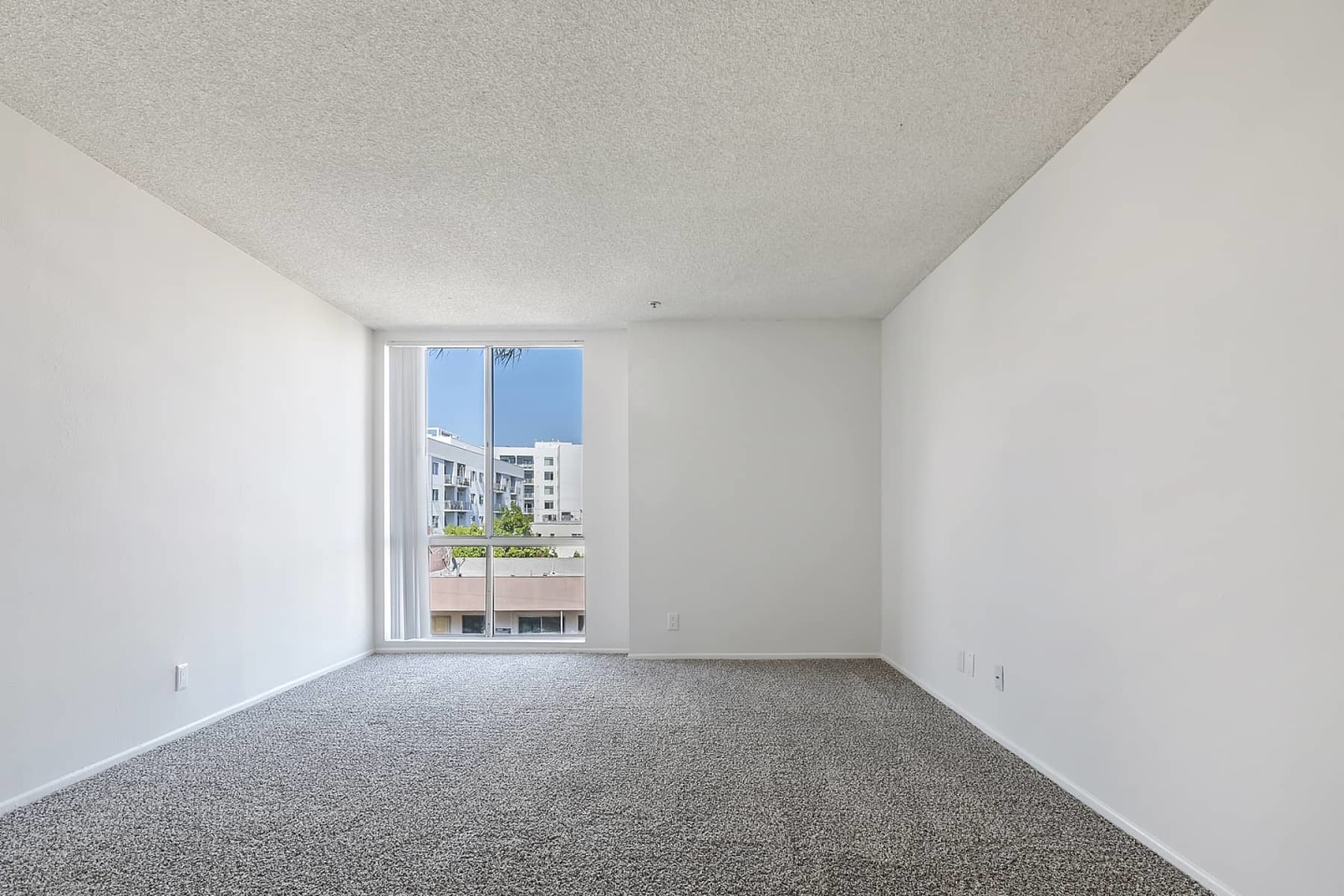 The Jessica Apartments Image 15