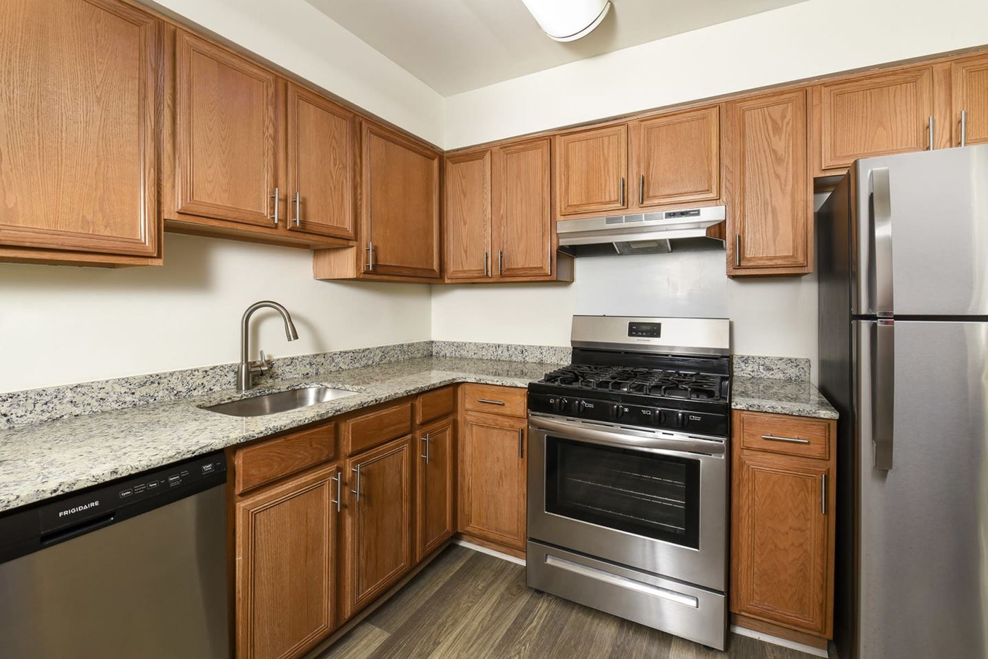 Stirling Court Image 1