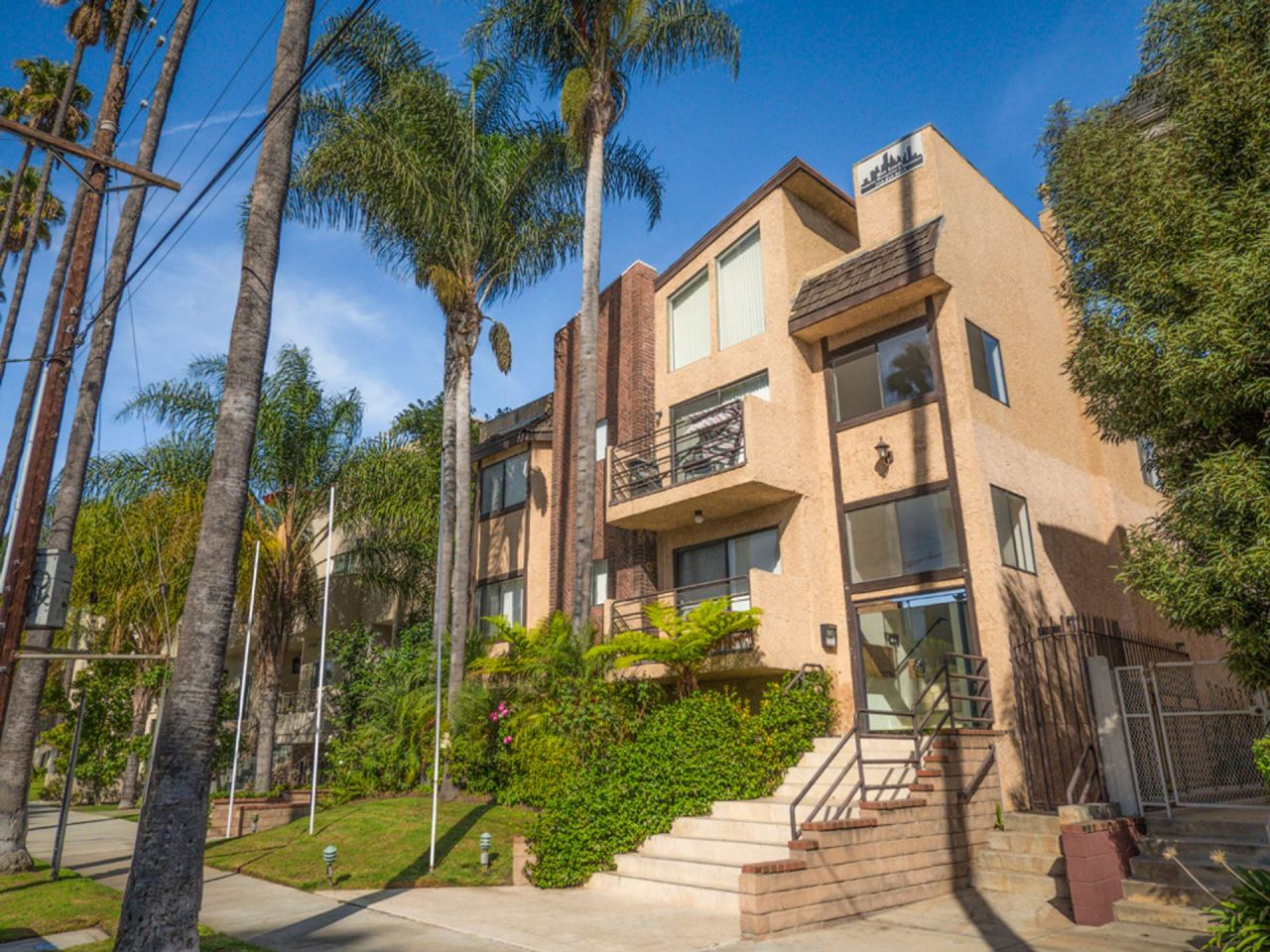 4420 Fulton Ave. Image 4