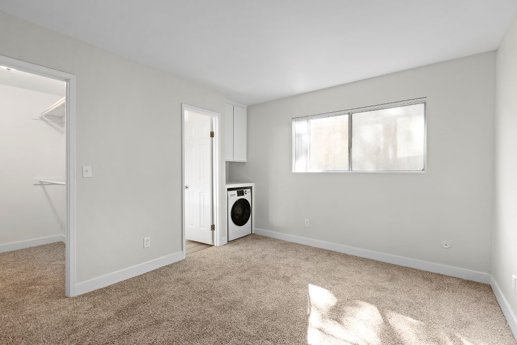 Topanga Canyon Apartments Image 17