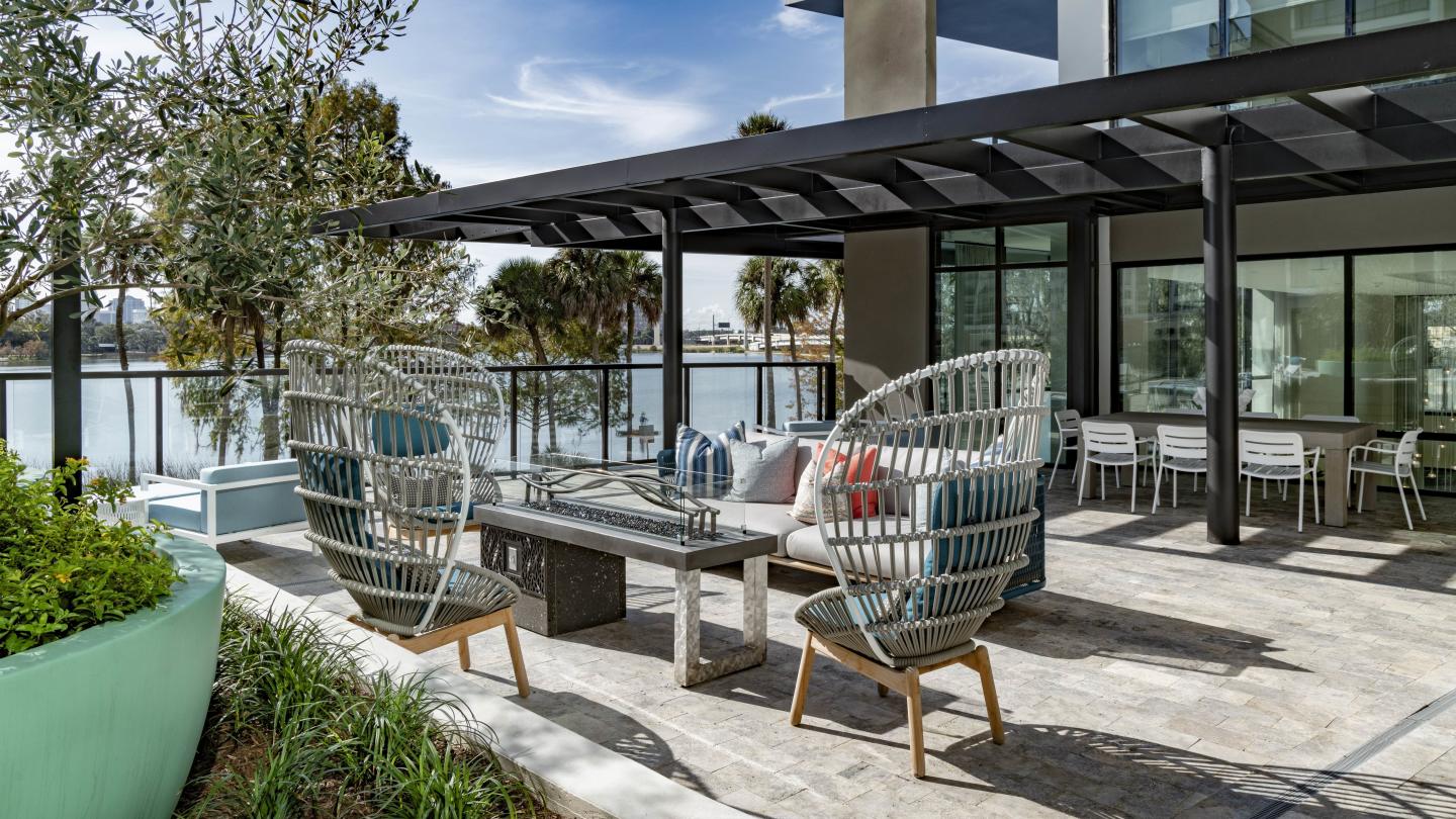 Lake House Image 7