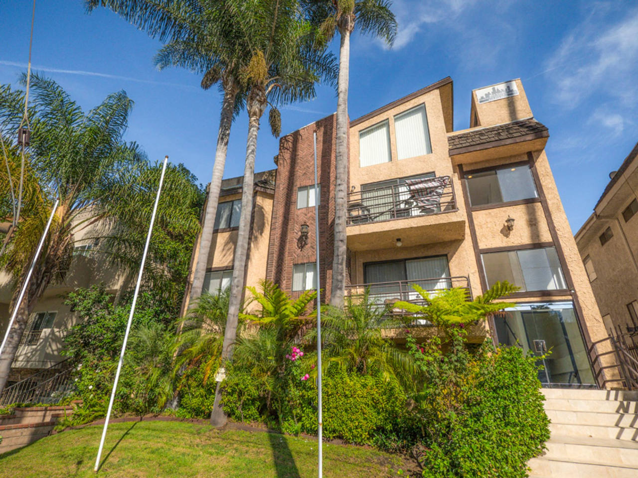 4420 Fulton Ave. Image 3