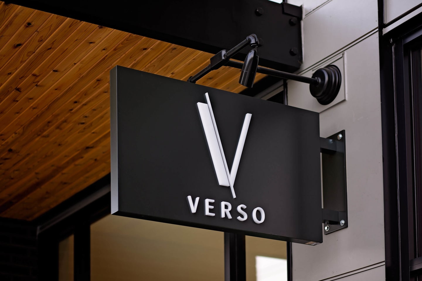 Verso Image 1