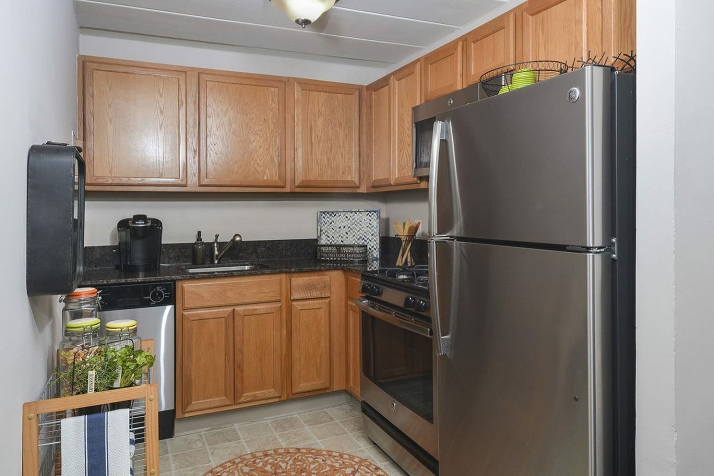 Village Green Apartments Image 14