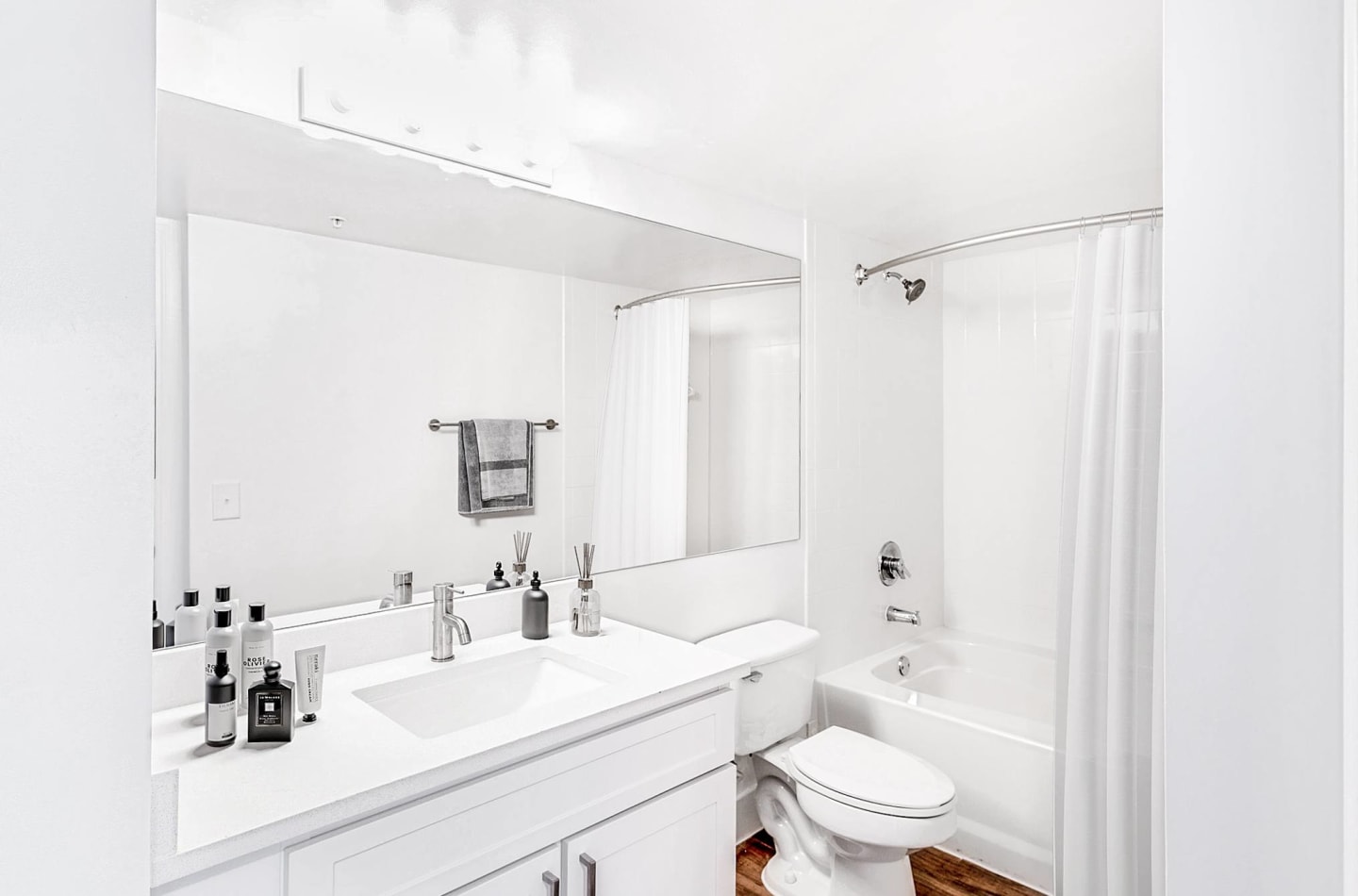 Gables Grand Plaza Apartments Image 45