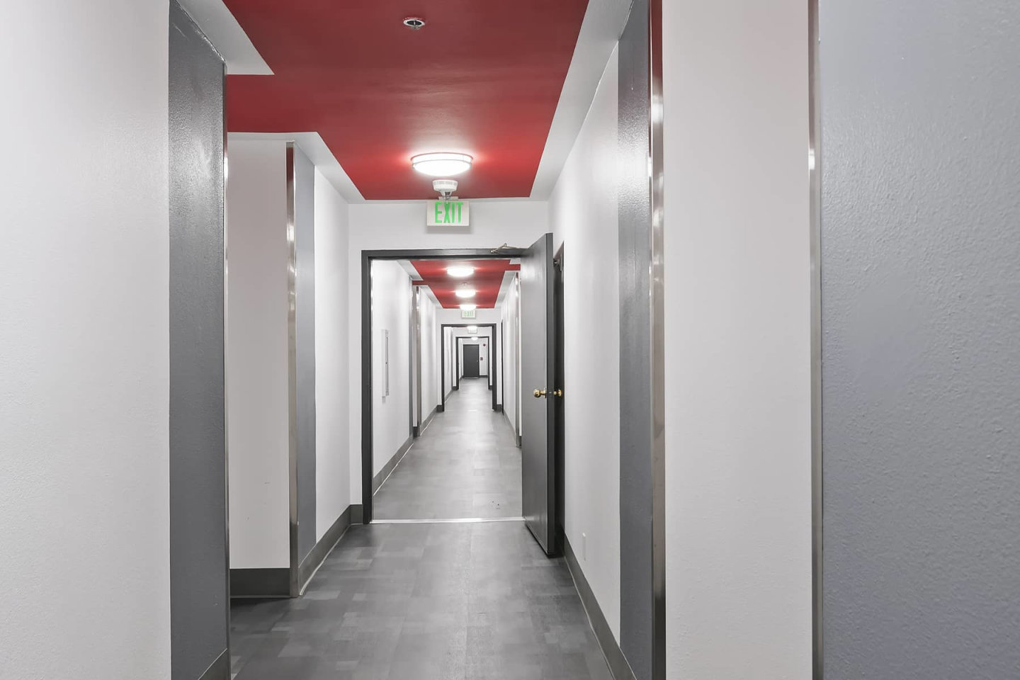 The Ruby Hollywood Image 14