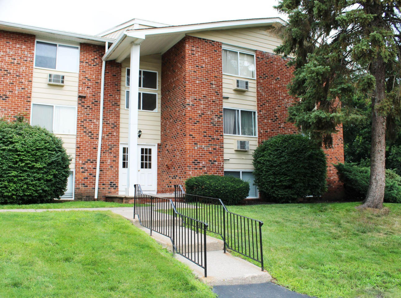 Highview Manor Apartments Image 52