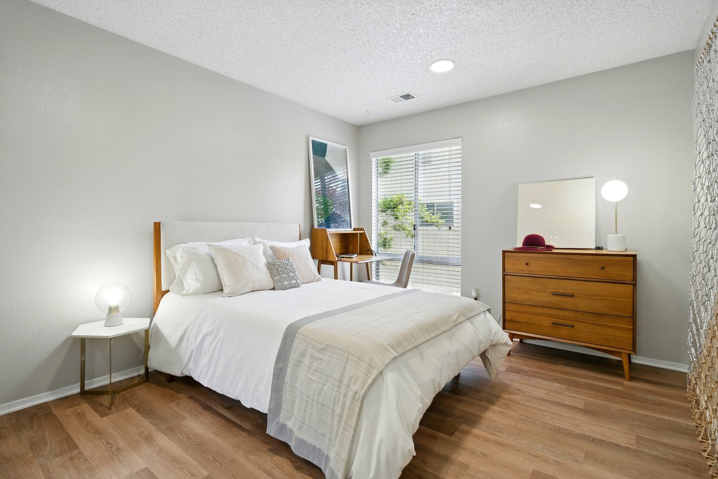 The Grove Luxury Apartments Image 42