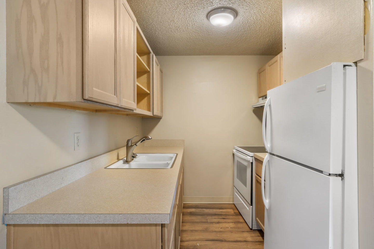 Dolphin Apartments Image 15