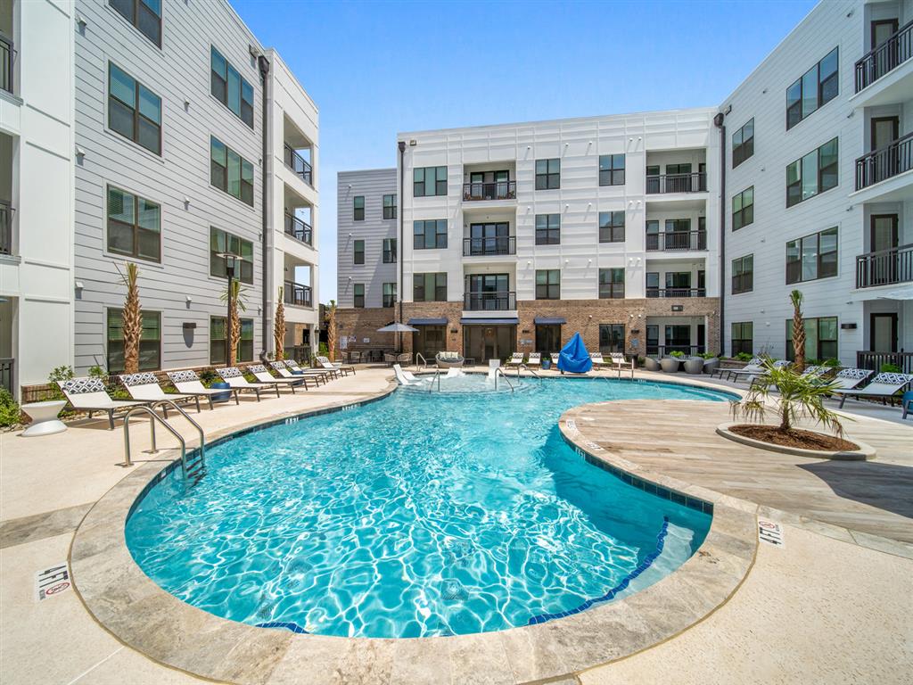 Flats on Front Image 39