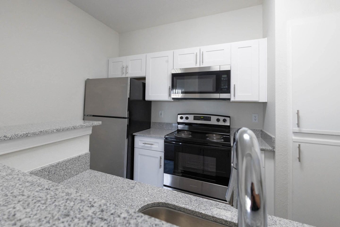 Center Point Apartments Image 3
