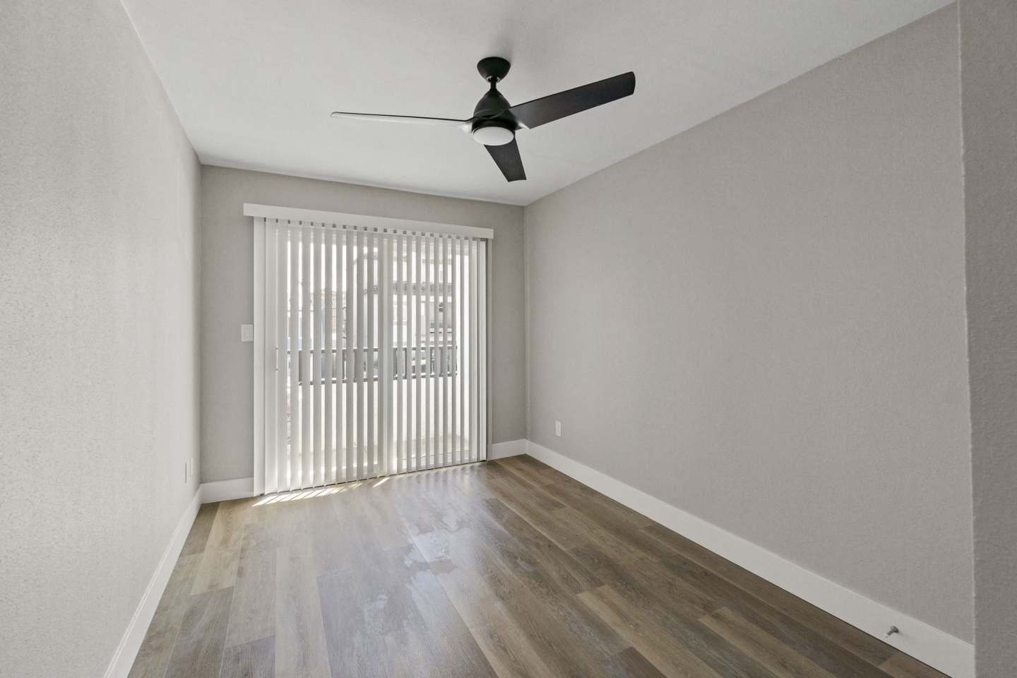 Ocean Breeze Terrace Image 12