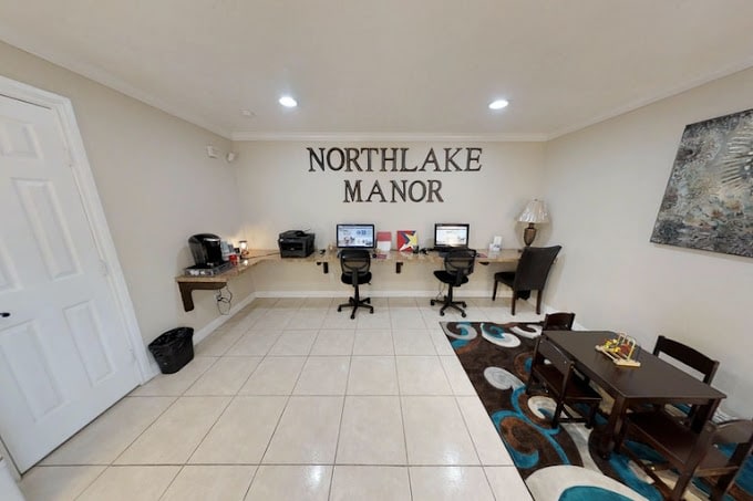 Northlake Manor Image 10