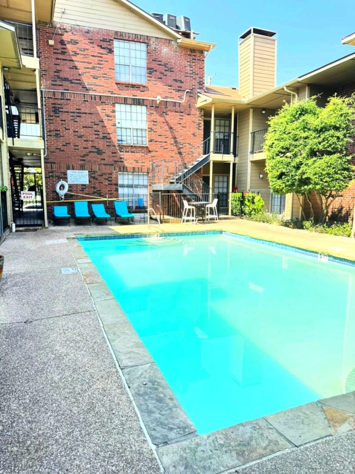 Henderson Flats Image 5