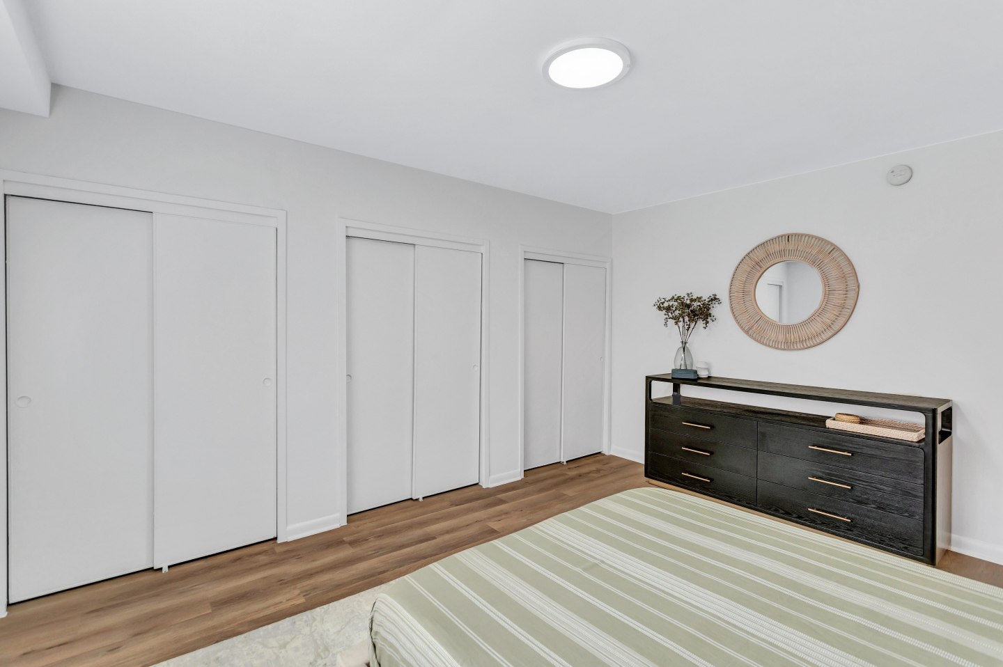 Infinity Apartments Image 27