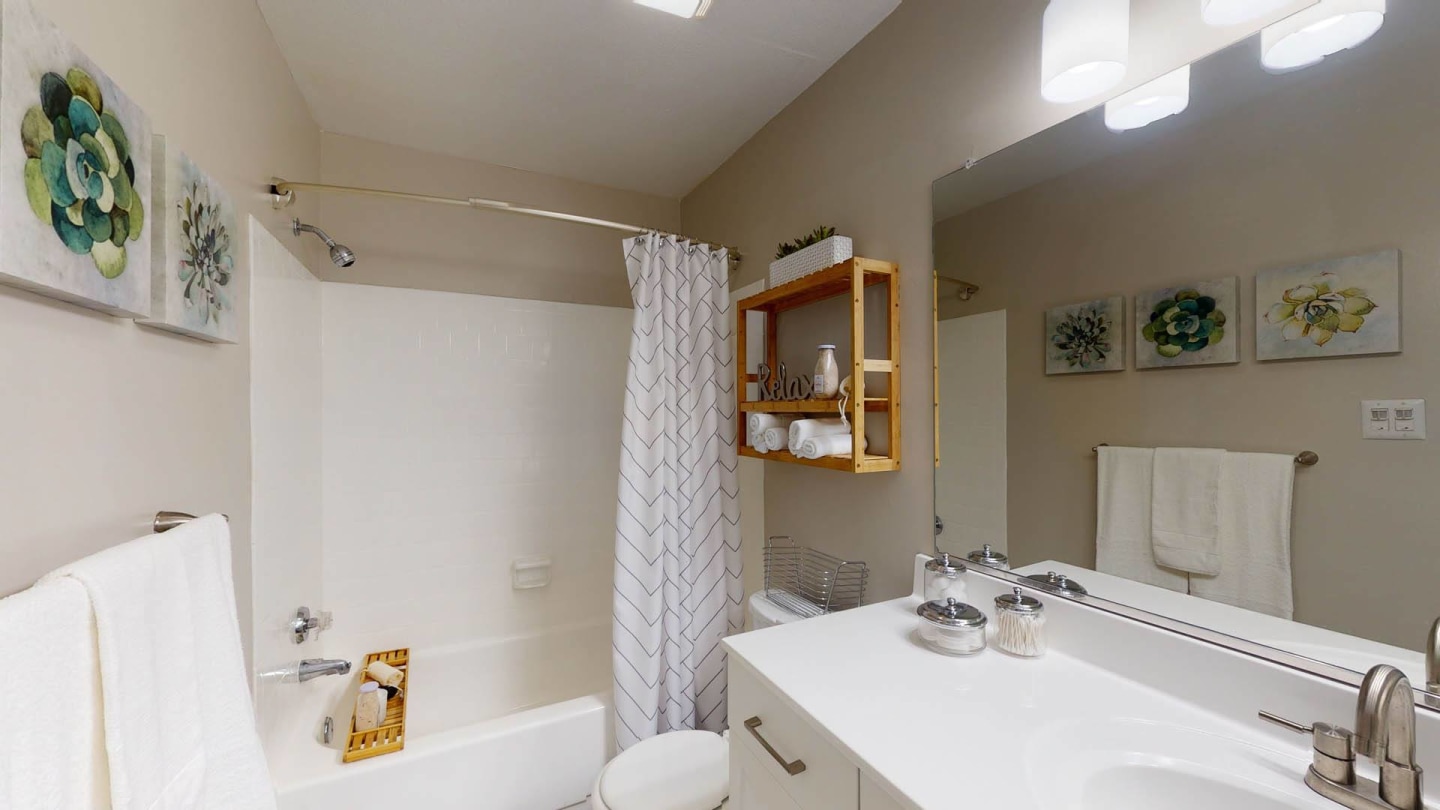 Montclair Apartments Image 8