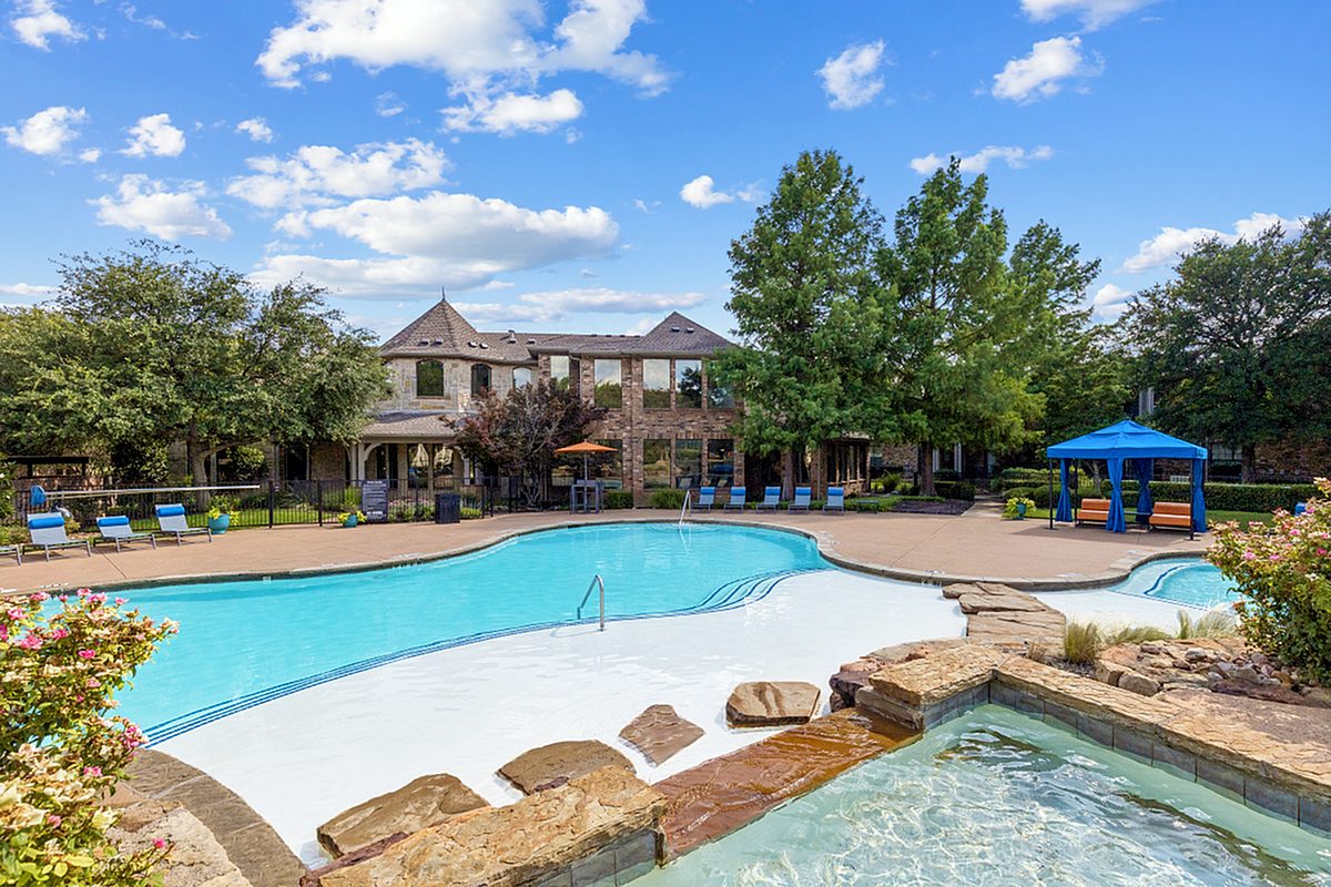 Enclave on Golden Triangle Apartments Image 3