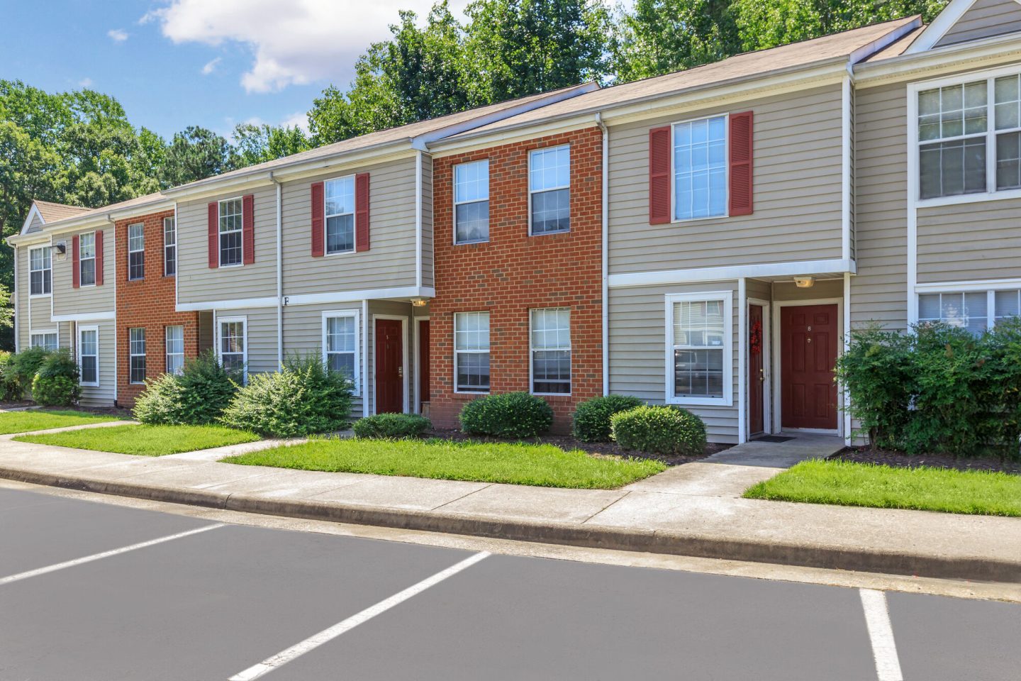 Pinetree Apartments Image 2