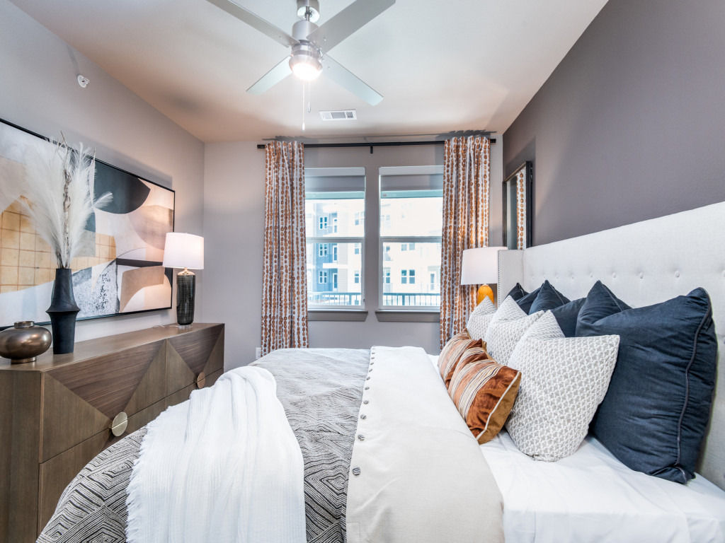 880 Lyn Image 70