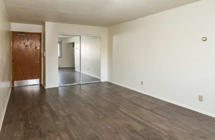 Cobblestone Court Apartments Image 6
