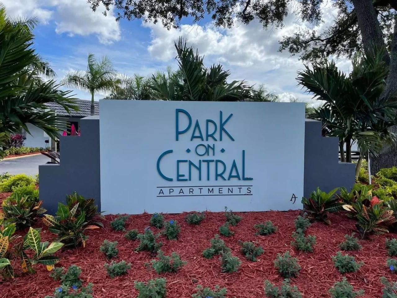 Park On Central Apartments Image 3