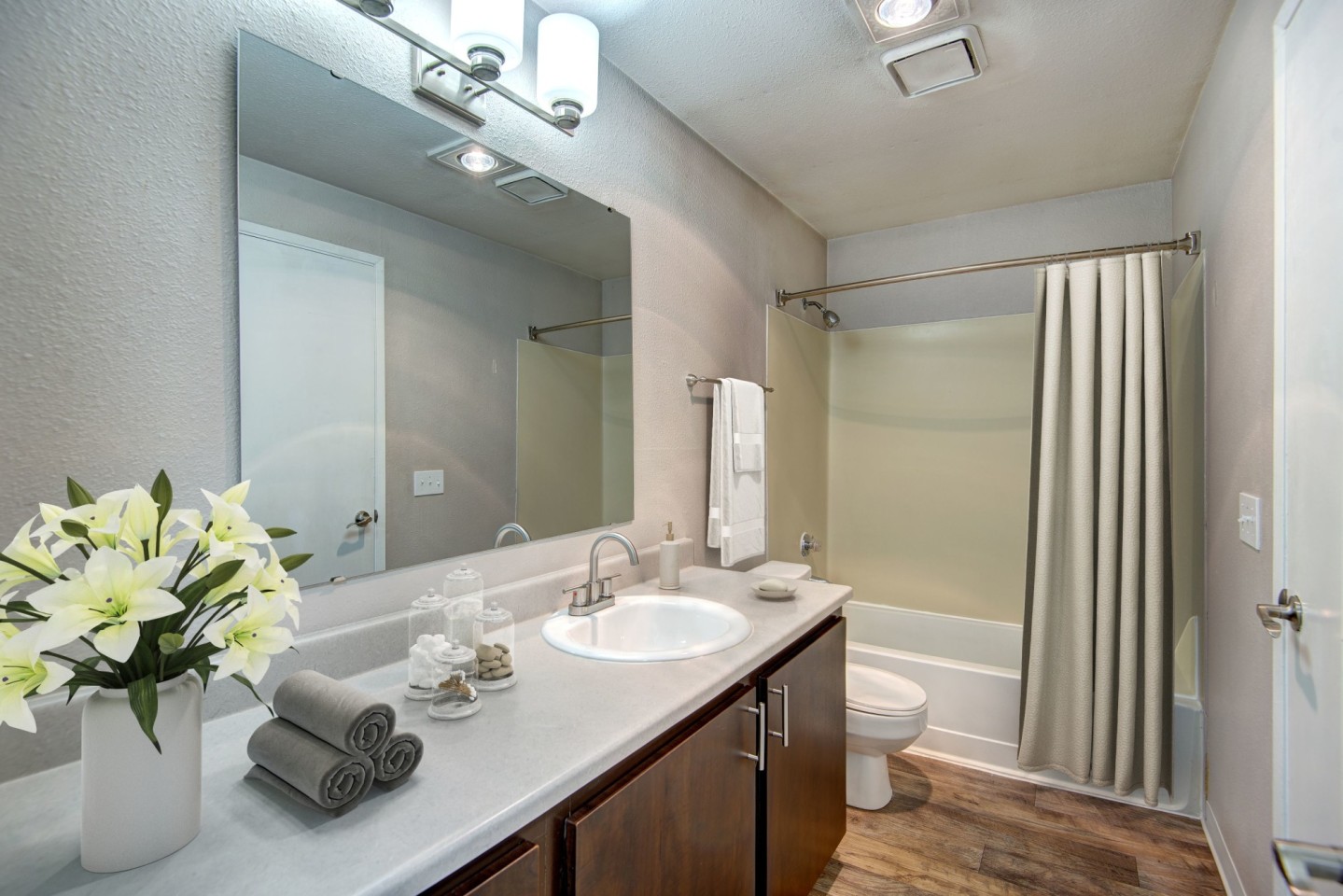 Wellington Apartment Homes Image 12